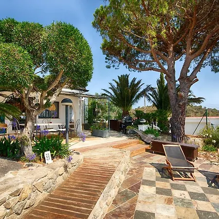 Casa De L'albada Bed and Breakfast Ρόζες