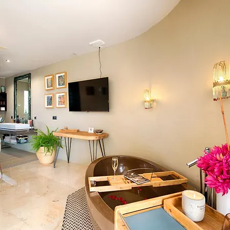 Bed and Breakfast Casa De L'albada 3*