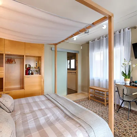 Bed and Breakfast Casa De L'albada 3*