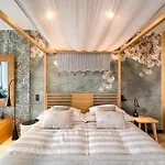 ベッド・アンド・ブレックファスト Casa De L'albada 3*