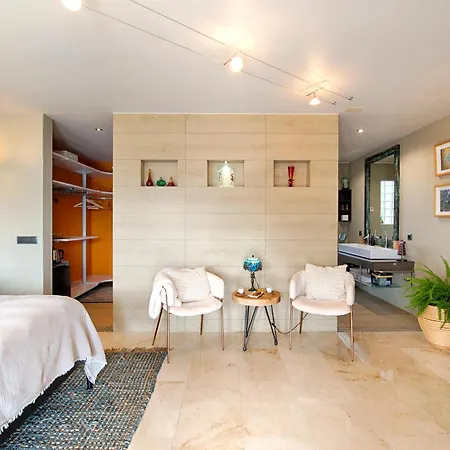 Casa De L'albada Bed & Breakfast Roses