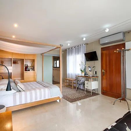 Casa De L'albada Bed & Breakfast Roses