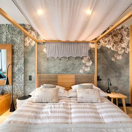 Bed & Breakfast Casa De L'albada 3*