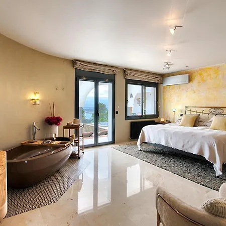 Casa De L’albada Bed and breakfast *
