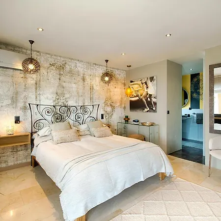 Bed & Breakfast Casa De L'albada 3*