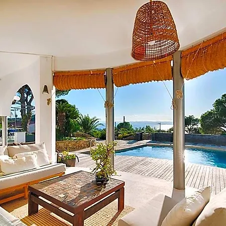 Casa De L'albada Bed & Breakfast
