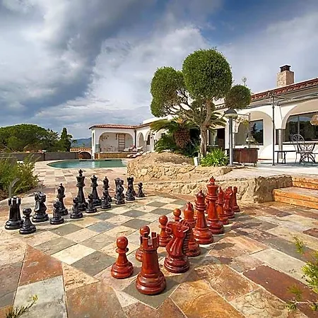 Casa De L'albada Bed & Breakfast 3*