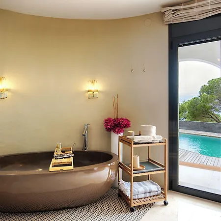 Casa De L'albada Bed & Breakfast