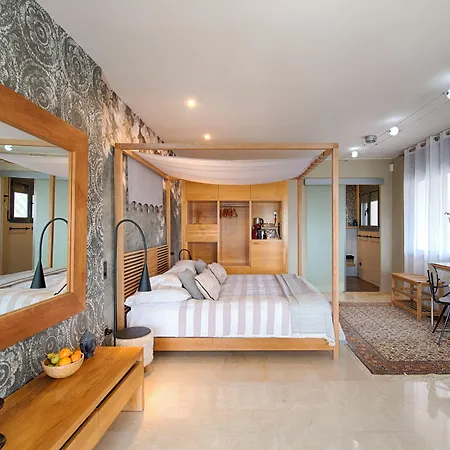 Casa De L'albada Bed & Breakfast 3*