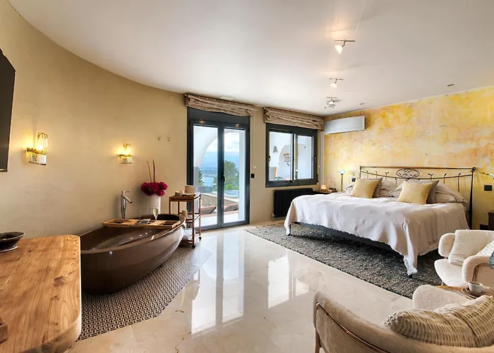 Casa De L'albada Bed & Breakfast 3*